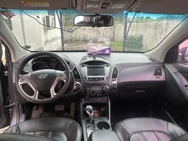 Hyundai Tucson Limited AWD 2011 Gray