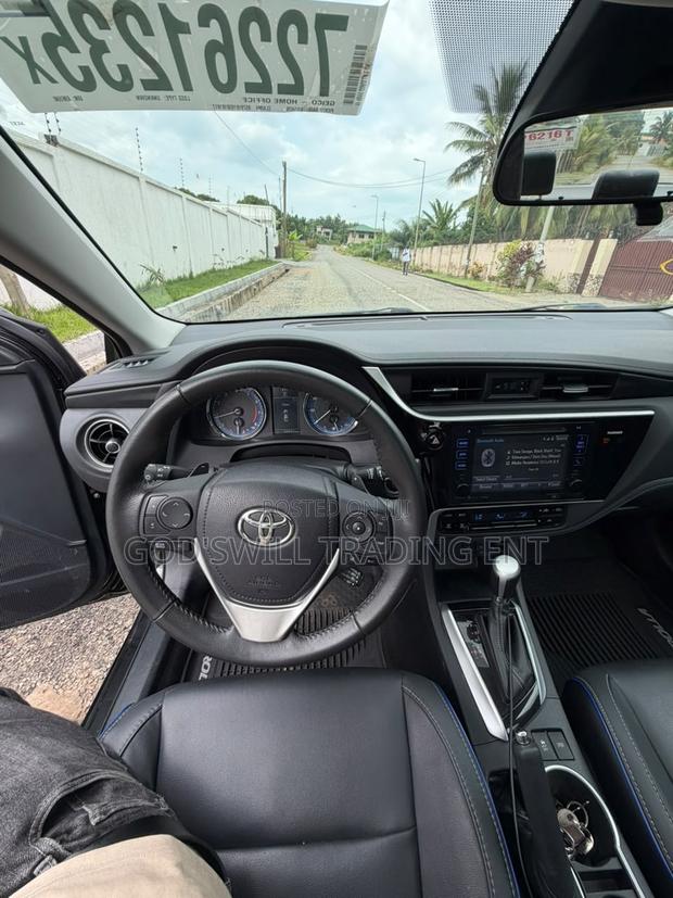 Toyota Corolla XSE 4dr Sedan (1.8L 4cyl CVT) 2017
