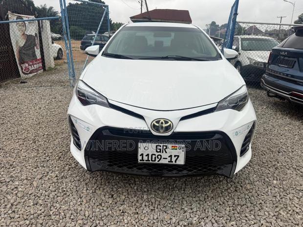 Toyota Corolla LE 4dr Sedan (1.8L 4cyl CVT) 2016 White
