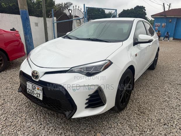 Toyota Corolla LE 4dr Sedan (1.8L 4cyl CVT) 2016 White