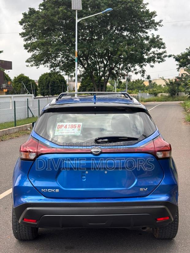Nissan Kicks SV 2023 Blue