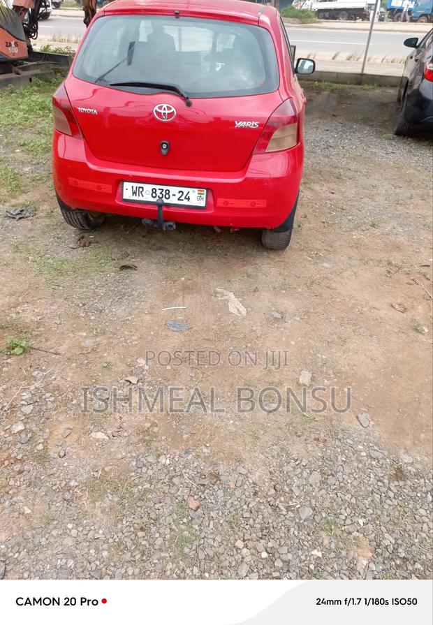 Toyota Yaris 2010 Red
