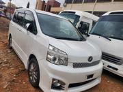 Toyota Voxy X 4WD 8-Seater 2013 White for sale