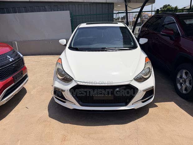 Hyundai Elantra GLS Sedan FWD (1.8L 4cyl 6M) 2013 White