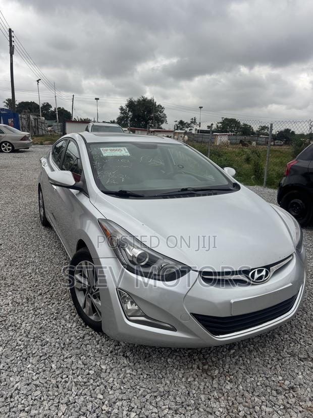 Hyundai Elantra Limited Sedan FWD (1.8L 4cyl 6A) 2016 Silver