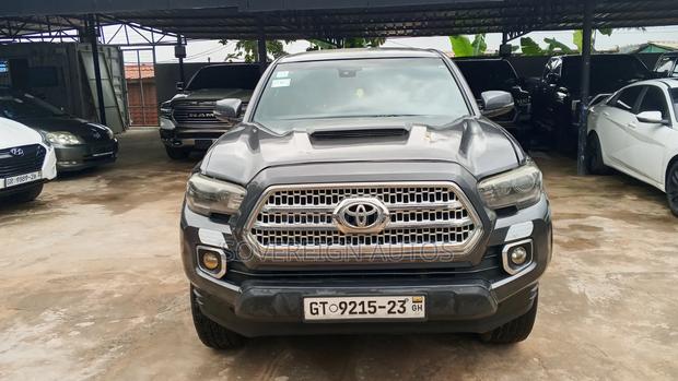 Toyota Tacoma 2019 Gray