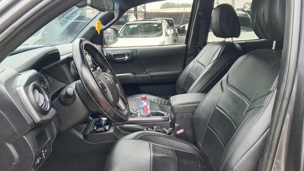Toyota Tacoma 2019 Gray