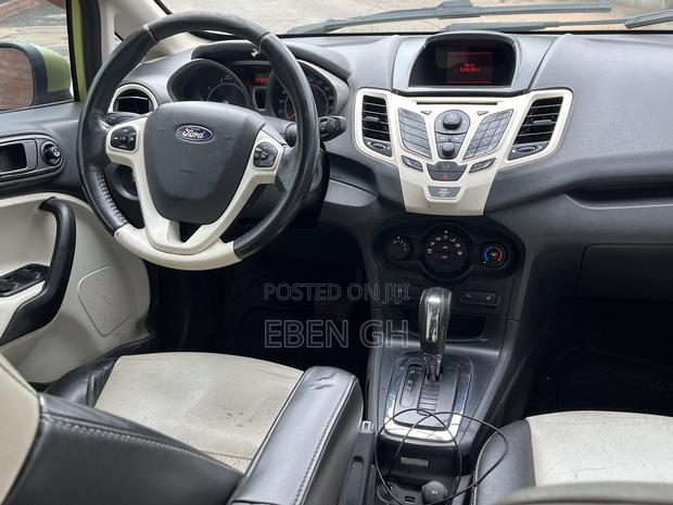 Ford Fiesta SES 2011 Green