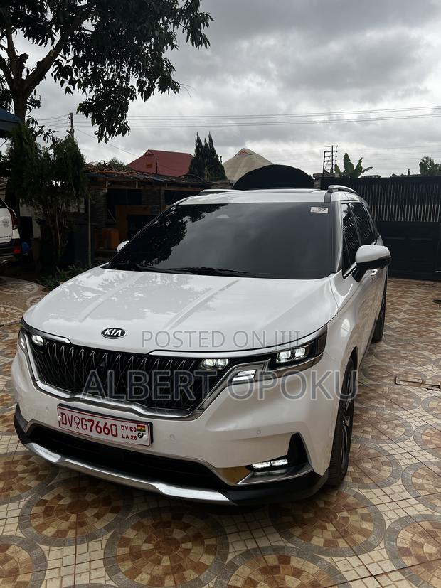 Kia Carnival 2021 White