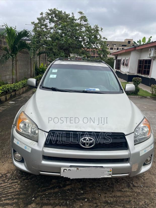 Toyota RAV4 Limited 4dr SUV AWD (2.5L 4cyl 6A) 2014 Silver