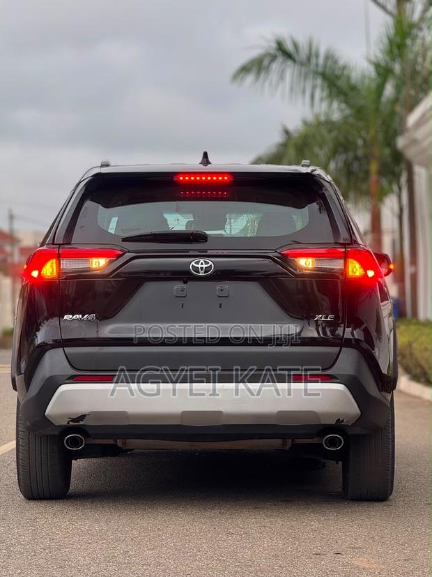Toyota RAV4 XLE AWD 2024 Black