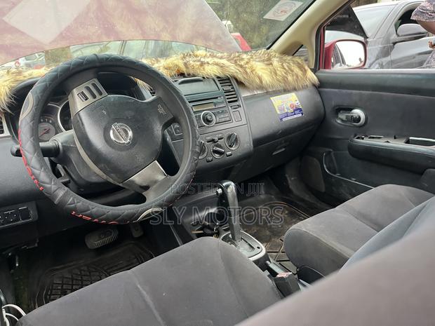 Nissan Versa 1.8 S 2007 Brown