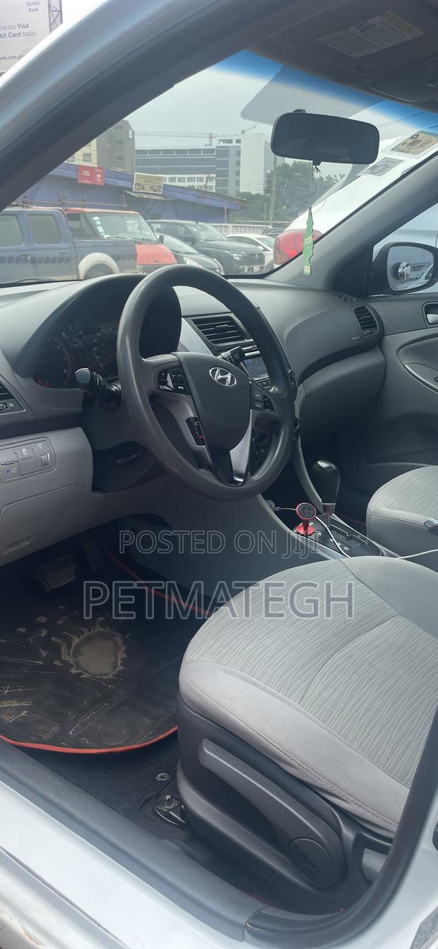 Hyundai Accent SE Sedan 2017 White