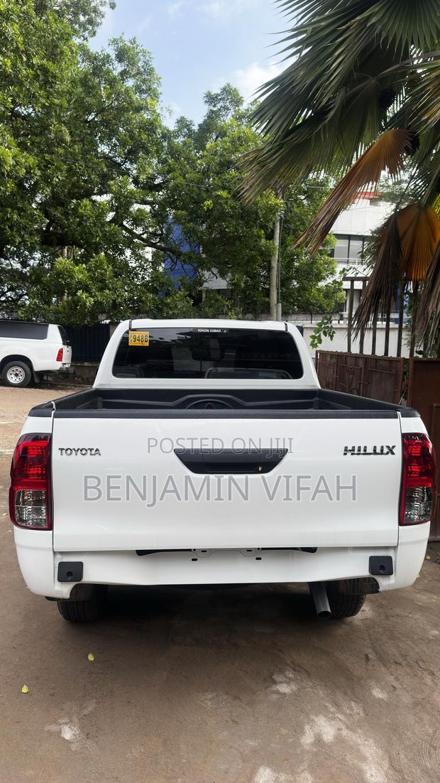 New Toyota Hilux 2025 White
