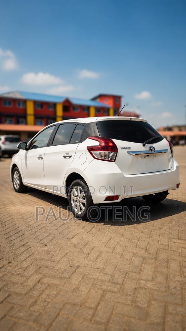 Toyota Yaris LE Hatchback 5dr 2018 White