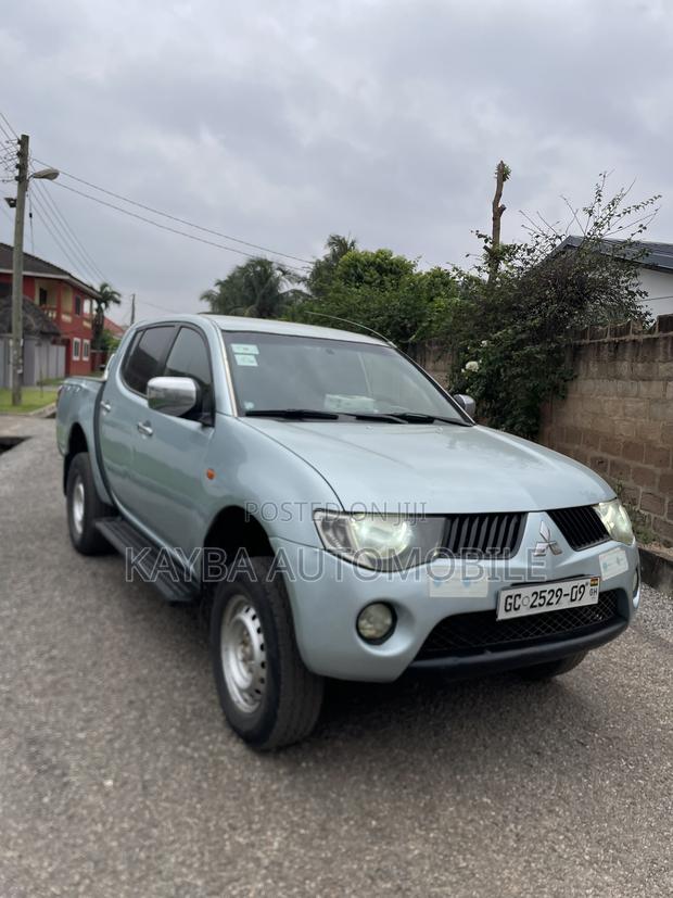Mitsubishi L200 2009 Blue