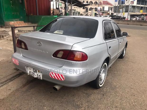 Toyota Corolla 2000 Silver