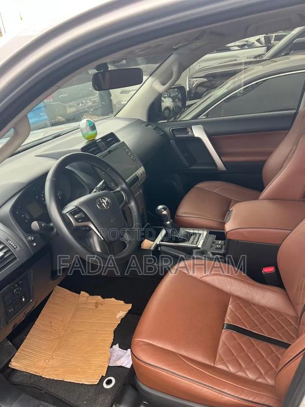Toyota Land Cruiser Prado 2.7 2018 Silver