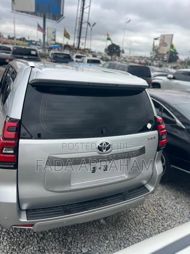 Toyota Land Cruiser Prado 2.7 2018 Silver
