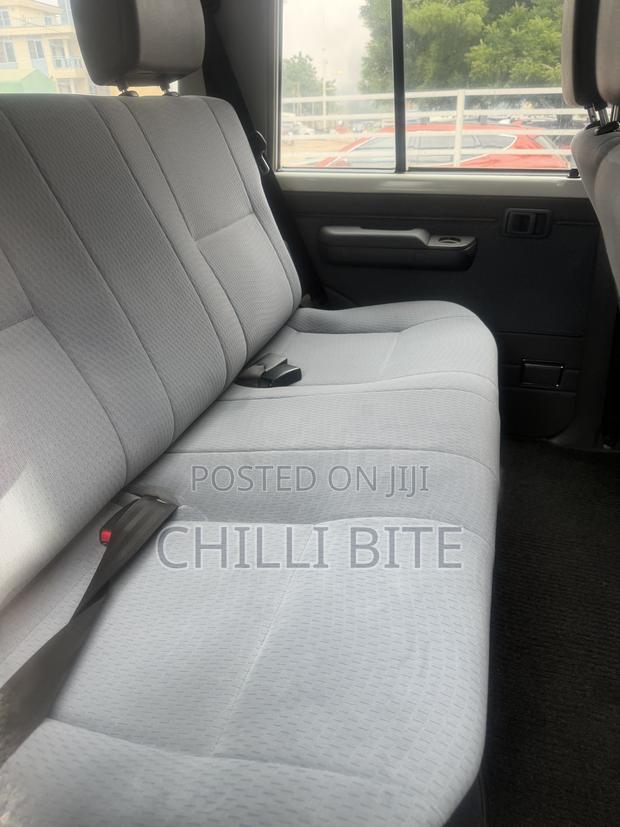Toyota Land Cruiser 4x4 2007 White