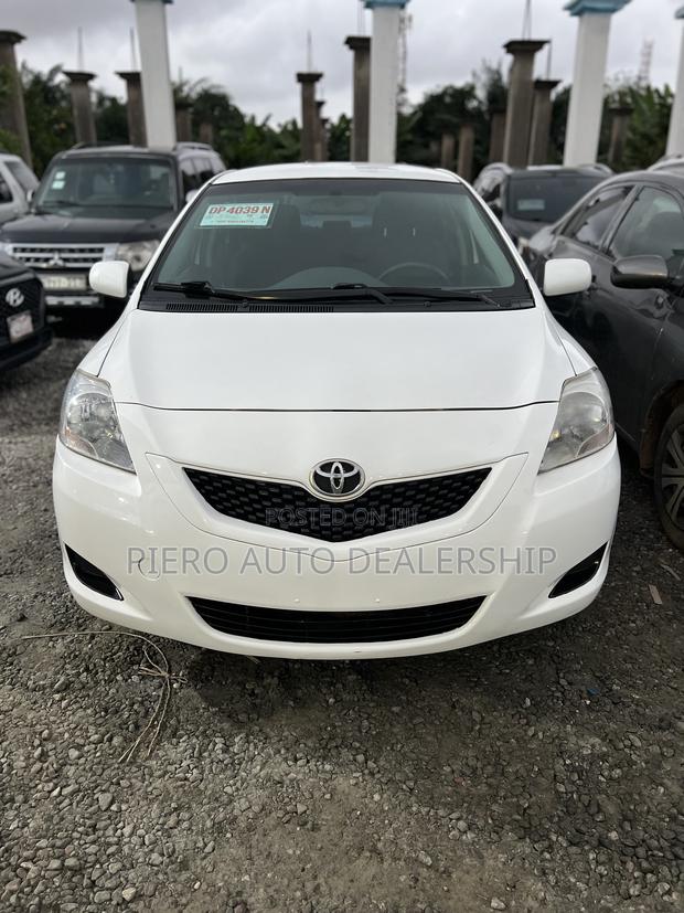 Toyota Yaris 2012 White