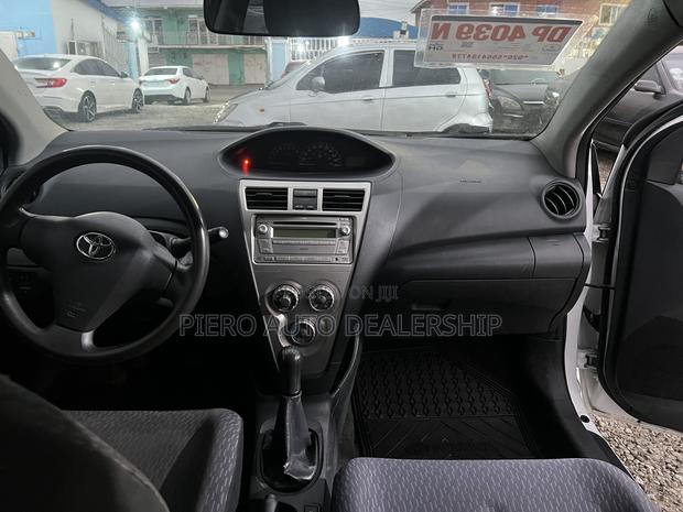 Toyota Yaris 2012 White