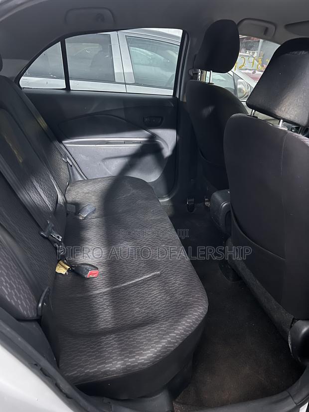 Toyota Yaris 2012 White