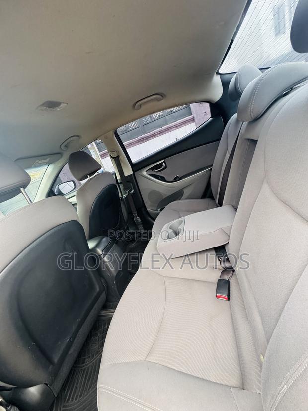 Hyundai Elantra SE 4dr Sedan (1.8L 4cyl 6A) 2014 Black