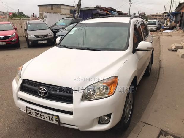 Toyota RAV4 2010 White