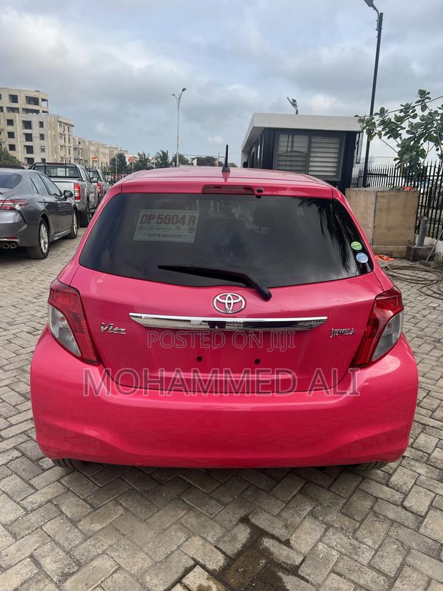 Toyota Vitz 1.3 FWD 5dr 2013 Pink
