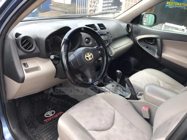 Toyota RAV4 2010 Blue