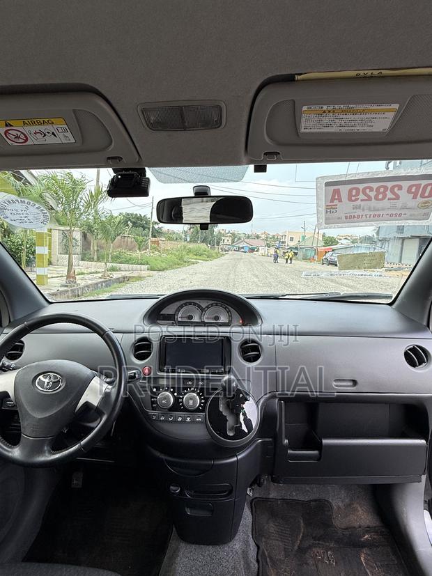 Toyota Sienta 2014 Black