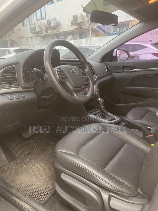 Hyundai Avante 2018 White