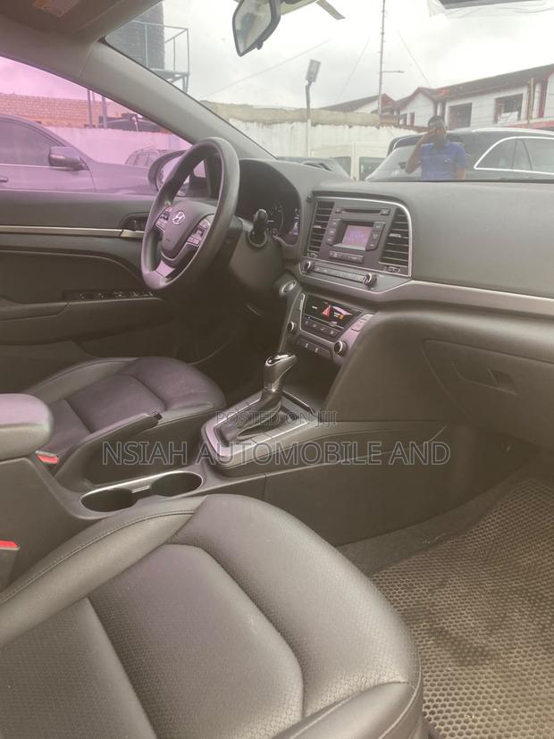 Hyundai Avante 2018 White