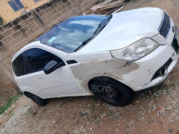 Chevrolet Aveo 2011 White