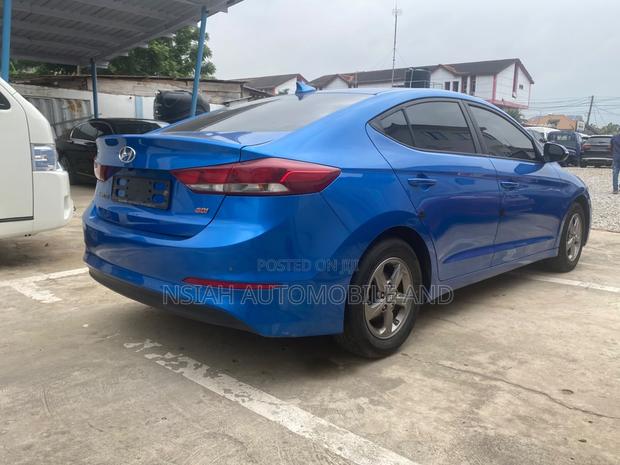 Hyundai Avante 2017 Blue