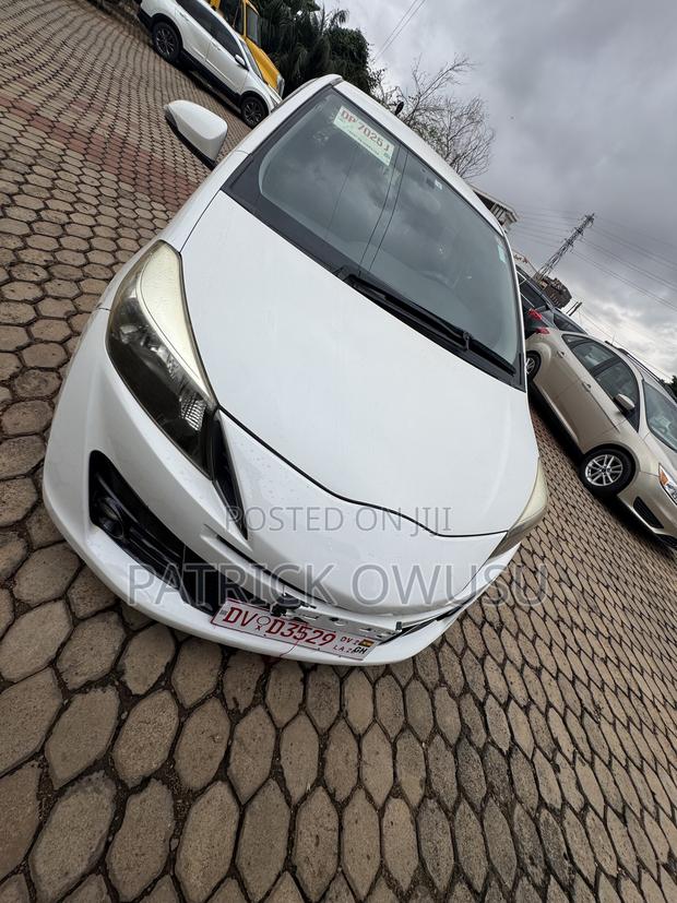 Toyota Vitz 2012 White