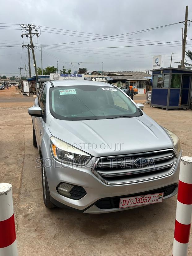 Ford Escape SE FWD 2017 Gray