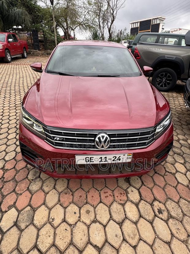 Volkswagen Passat 2017 Pink