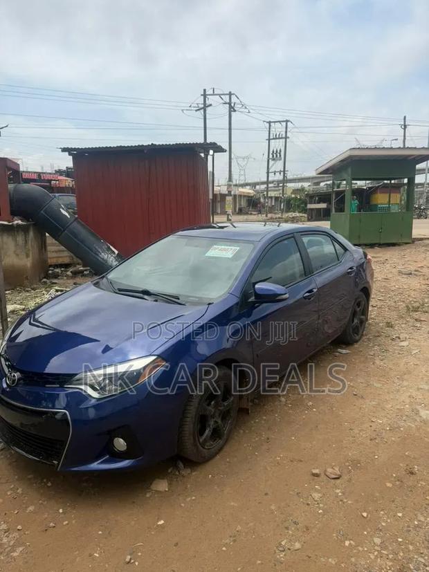 Toyota Corolla 2017 Blue