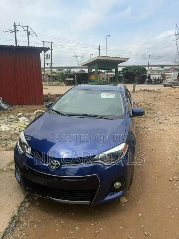 Toyota Corolla 2017 Blue