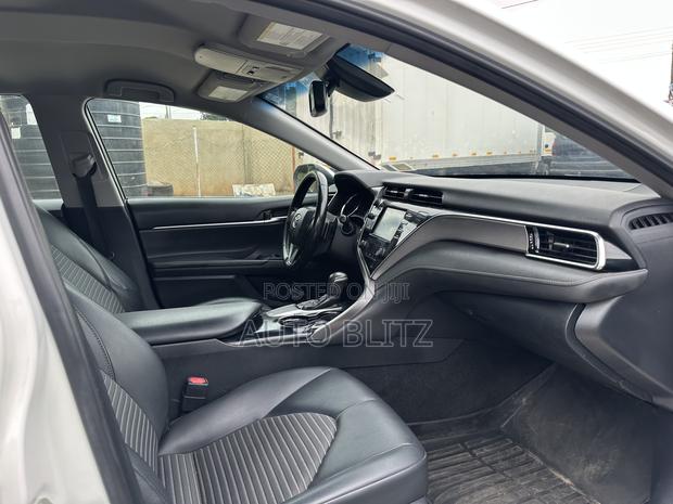 Toyota Camry 2018 White