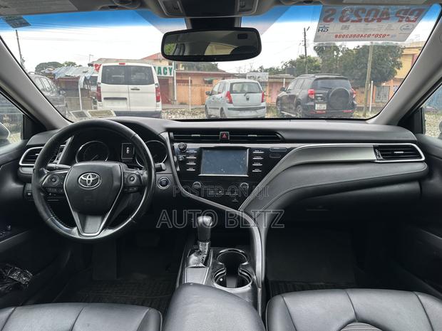 Toyota Camry 2018 White