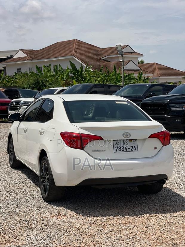 Toyota Corolla LE Eco 4dr Sedan (1.8L 4cyl CVT) 2016 White