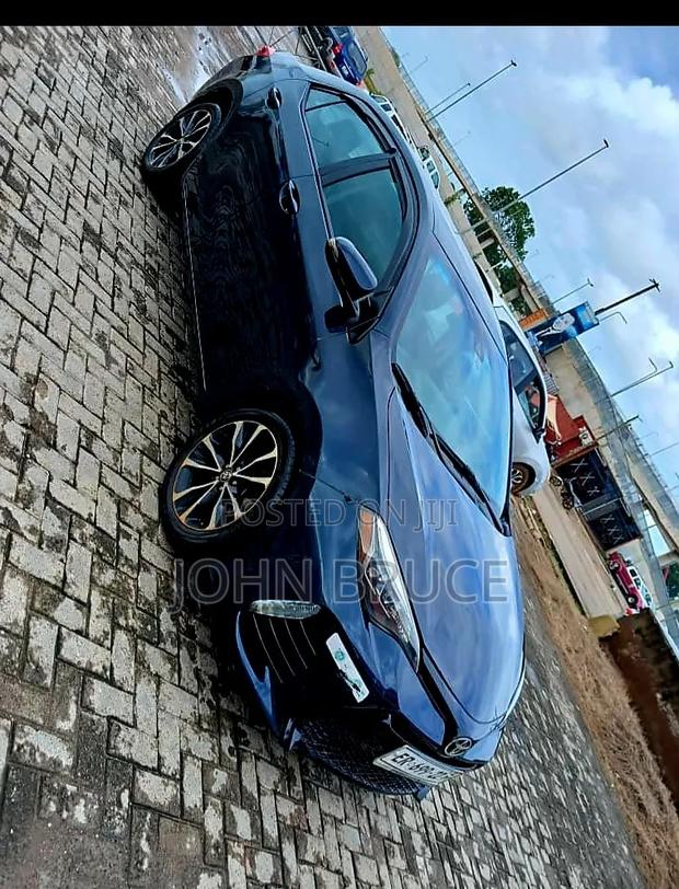 Toyota Corolla 2017 Black