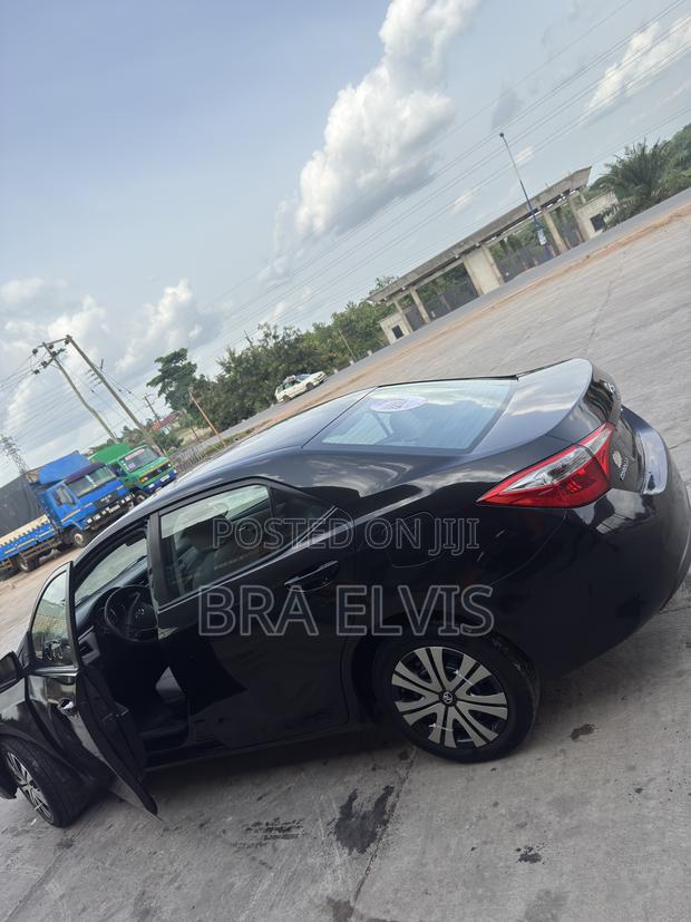 Toyota Corolla LE Eco 4dr Sedan (1.8L 4cyl CVT) 2014 Black