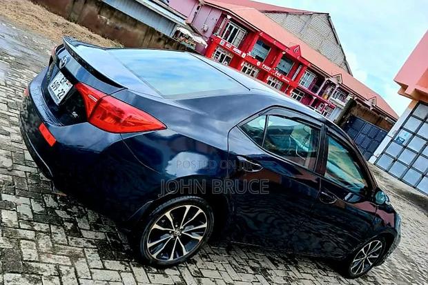Toyota Corolla 2017 Black