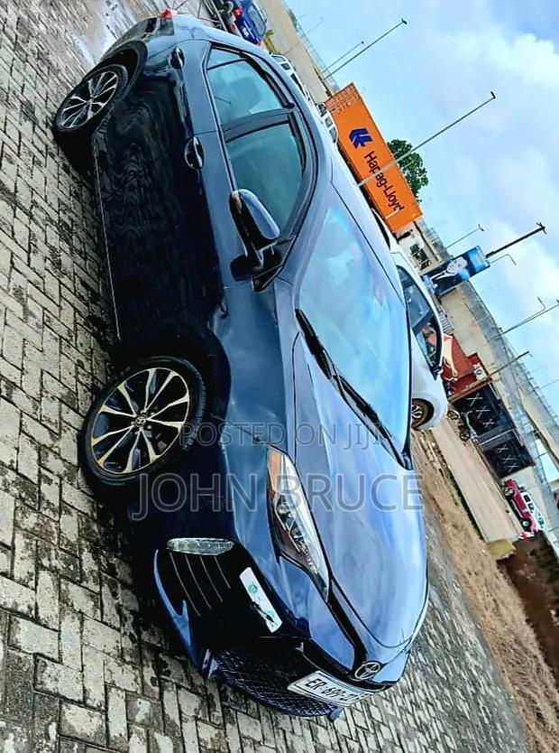 Toyota Corolla 2017 Black