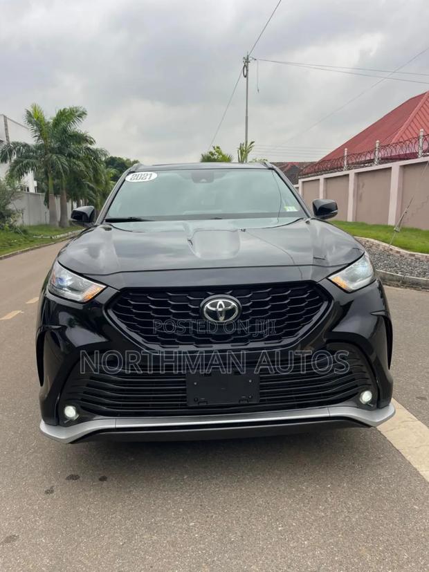 Toyota Highlander XSE 2021 Black
