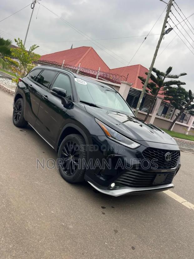 Toyota Highlander XSE 2021 Black